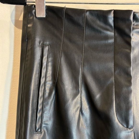 ZARA Sz L Vegan Leather Trouser Pants Pleated Front Straight Leg High Rise Black - Picture 3 of 8
